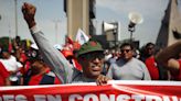 Sindicatos y organizaciones sociales marchan en Lima para exigir derechos laborales