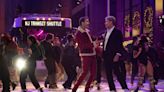 Apple TV+ 年度佳節鉅作《耶誕魔力響叮噹》萊恩雷諾斯搭擋威爾法洛 搞笑歡慶 11 月 18 日上線
