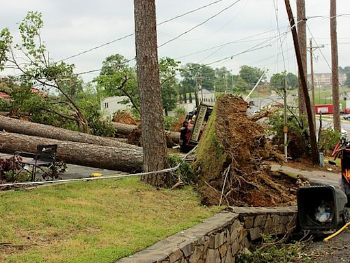 VIDEO, PHOTOS: Red Cross shelter opens at St. Luke's | Arkansas Democrat Gazette