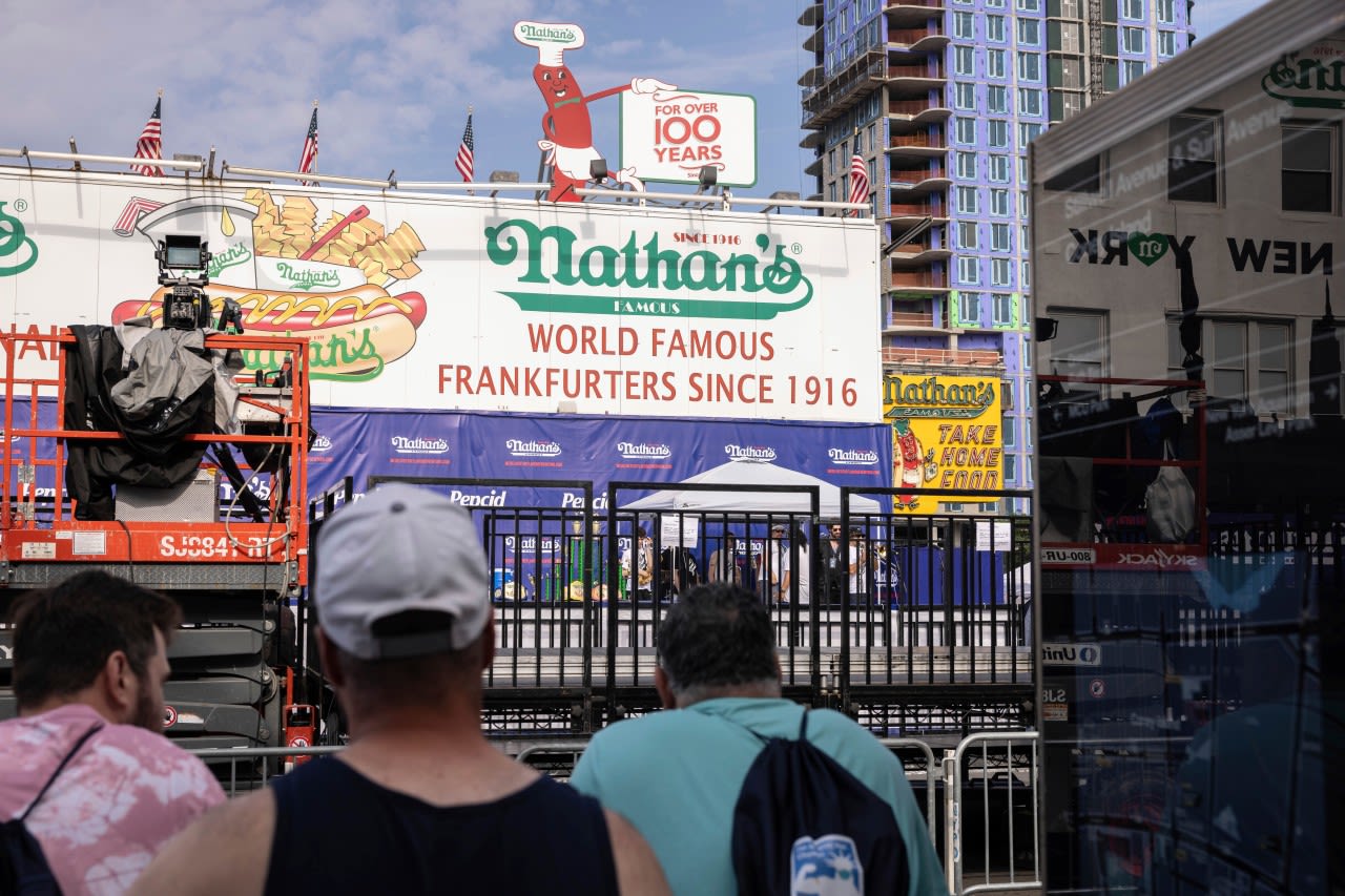 Lake Compounce to host Nathan’s Famous hot dog eating contest qualifier