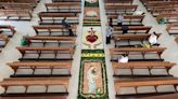 La Nación / Comunidad se luce con la creación de imponente alfombra para celebrar el Corpus Christi