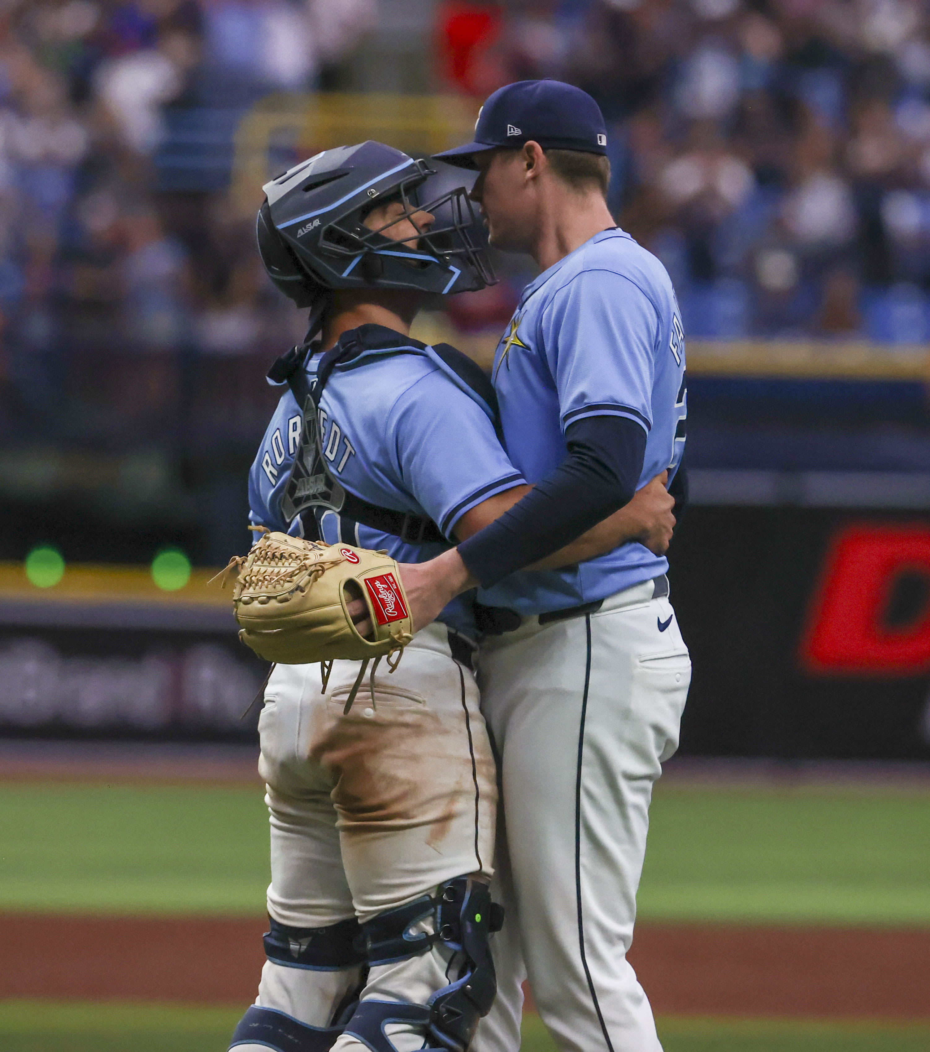 Rays take advantage of Reds’ mistakes, rally to win game and series