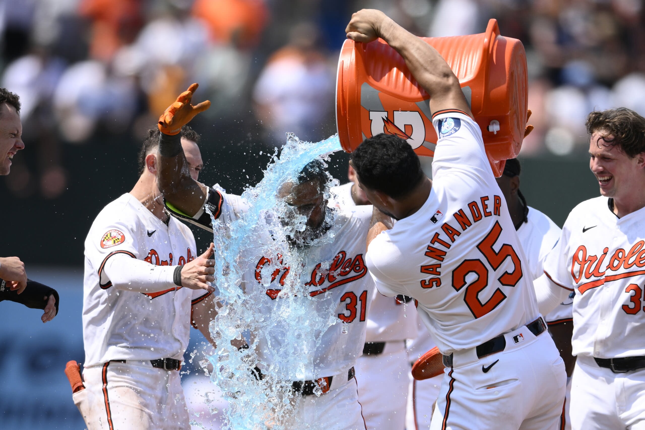 Yankees, Orioles both score 3 in the ninth. After all that chaos, Baltimore leads the division by 1 - WTOP News