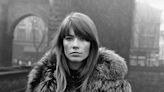 Françoise Hardy: la historia del emblema de la canción francesa que encantó al mundo y defendió la eutanasia - La Tercera