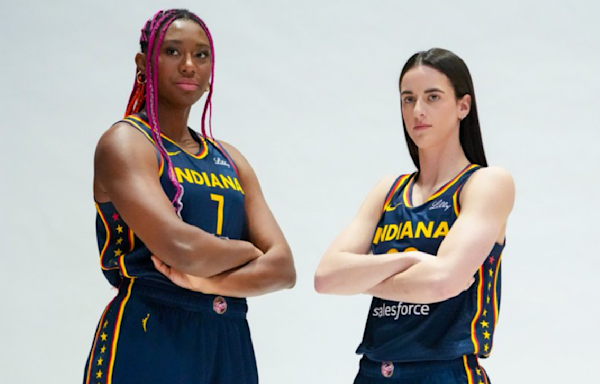 Caitlin Clark, Aliyah Boston Pose For Viral Media Day Photo