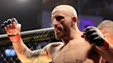 Alexander Volkanovski reacts as Ilia Topuria changes social-media bio to ‘UFC champion’ before fight