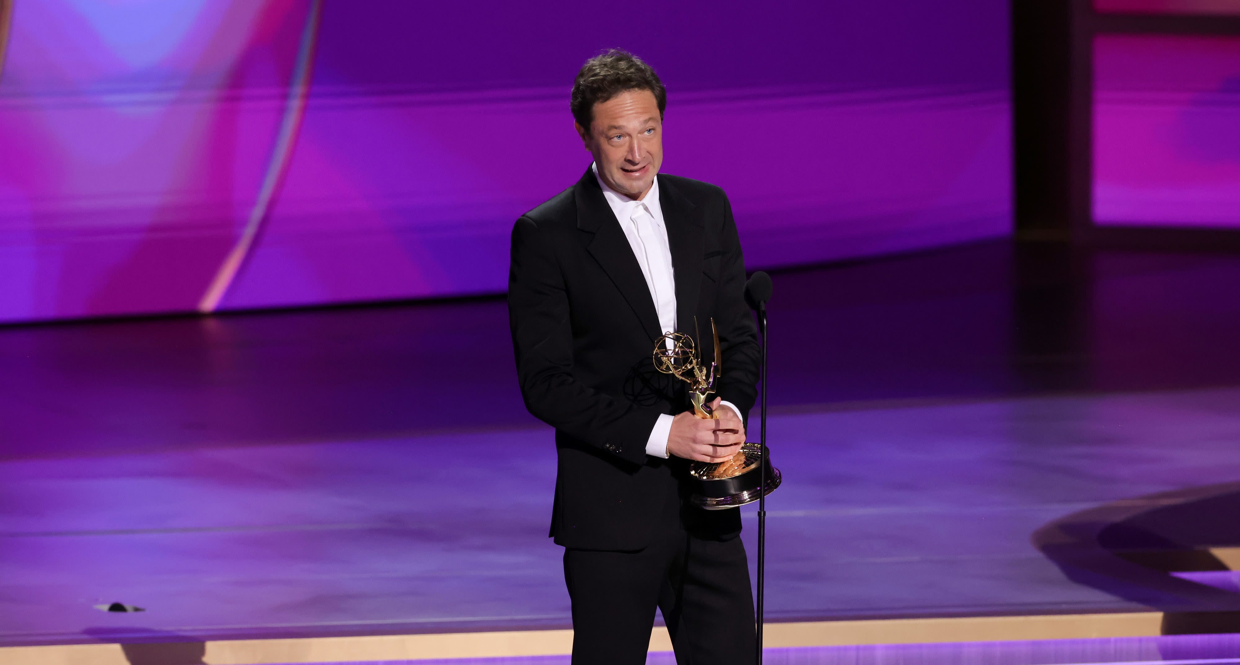 Ebon Moss-Bachrach Takes Home Second-In-A-Row Supporting Actor Comedy Emmy For ‘The Bear’