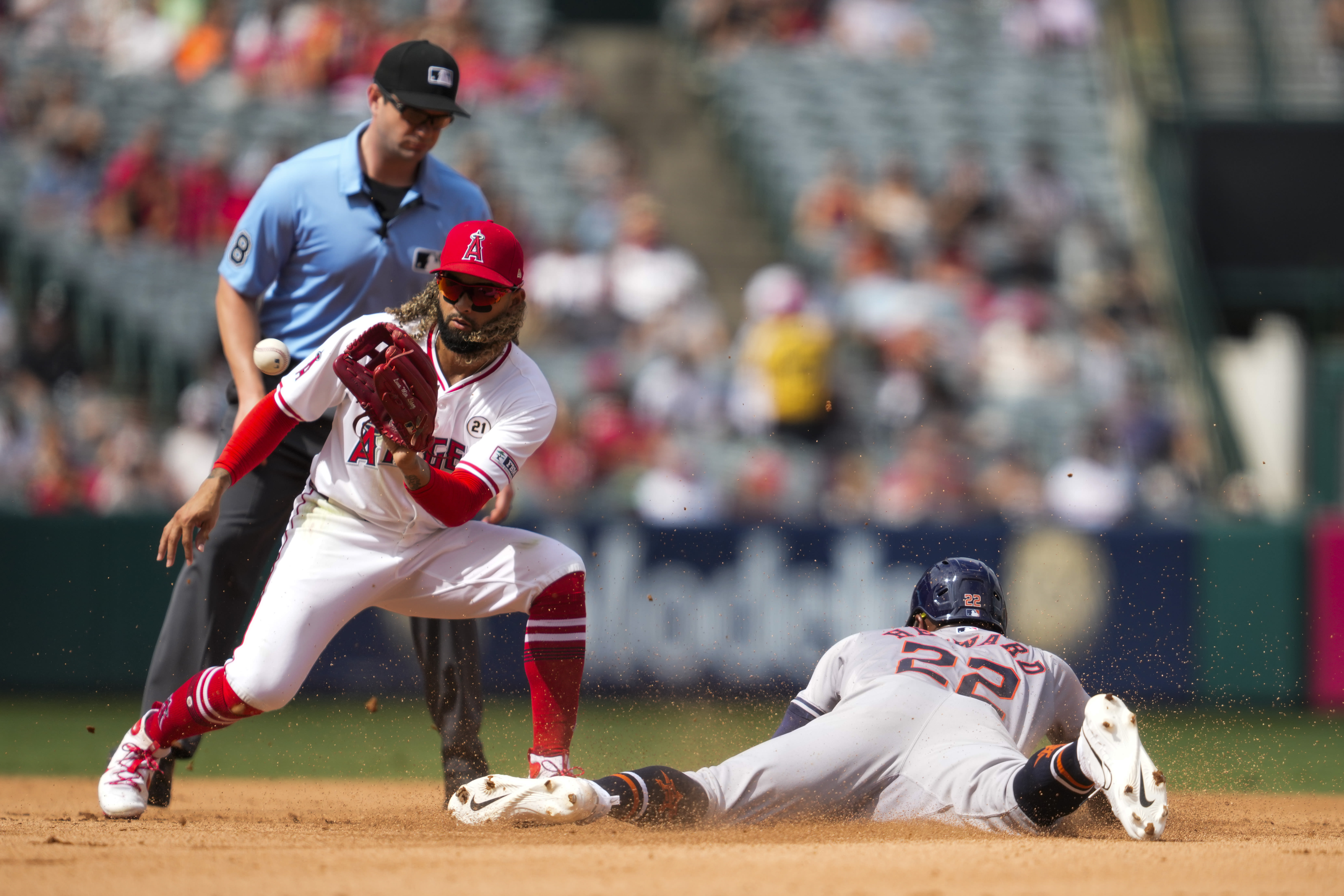 Angels' ninth-inning rally falls short as Astros complete sweep