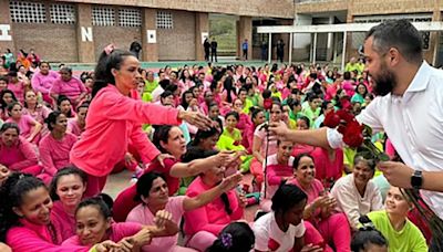 Maduro envió flores a una cárcel de mujeres en un intento de esconder la grave crisis penitenciaria en Venezuela