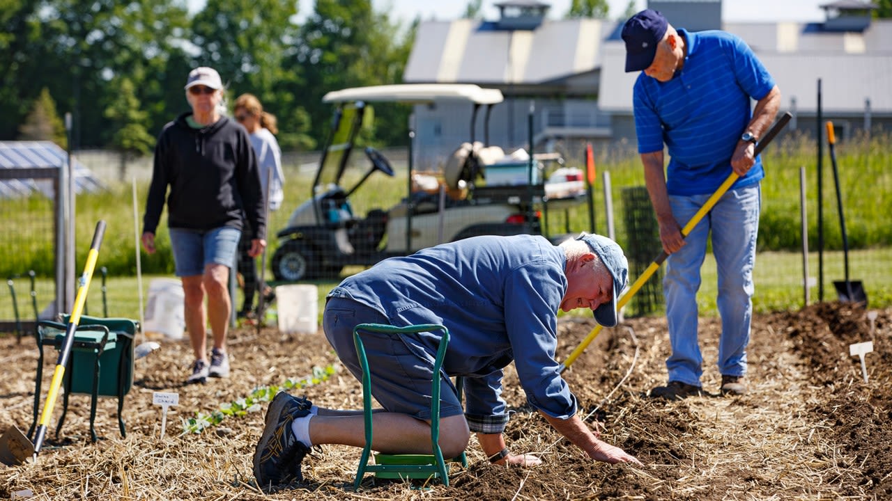 NNYCF gives 1K grant to Cape Vincent Community Garden