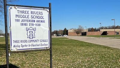 Three Rivers, Jenison school districts close over threats