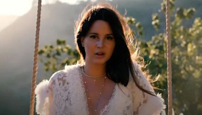 Is Lana Del Rey Dating Anyone? Boyfriend & Relationship History