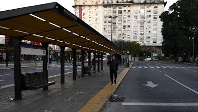 Contra ajuste fiscal de Milei, trabalhadores realizam greve geral sem protesto nas ruas da Argentina