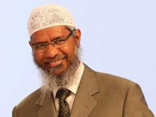 Watch | Fugitive preacher Zakir Naik, wanted by NIA, gets red carpet welcome in Pakistan | Today News