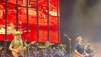 A 15-year-old girl’s review of The Doobie Brothers reunion concert in Dallas