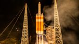 ULA Delta IV Heavy rocket puts on a show on its next-to-last launch (photos)