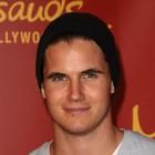 Robbie Amell