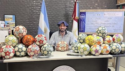 Terminó con 20 años de peronismo: un intendente de un pueblo rural donó su aguinaldo para comprar pelotas de fútbol