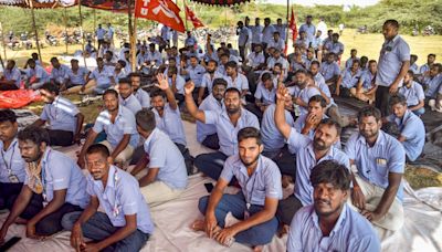 Samsung’s protesting workers at Chennai plant to move court if police prohibit strike. What are their demands? | Today News