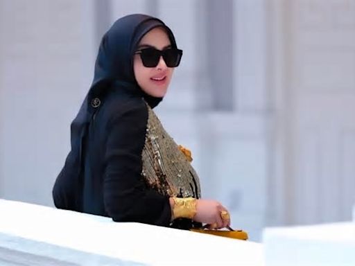 Syahrini Update OOTD Serba Emerald Tembus Rp 2 Miliar, Pakai Flat Shoes karena Hamil?