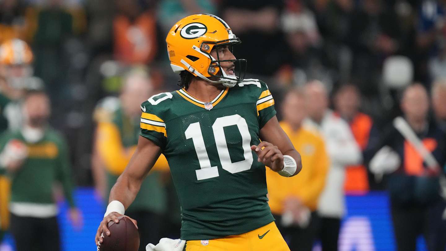 Matt LaFleur Doesn't Rule Out Possibility of Jordan Love Playing for Packers in Week 2