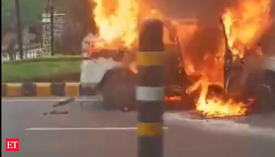 Car near Taj Palace Hotel in Delhi catches fire; video of incident emerges - The Economic Times