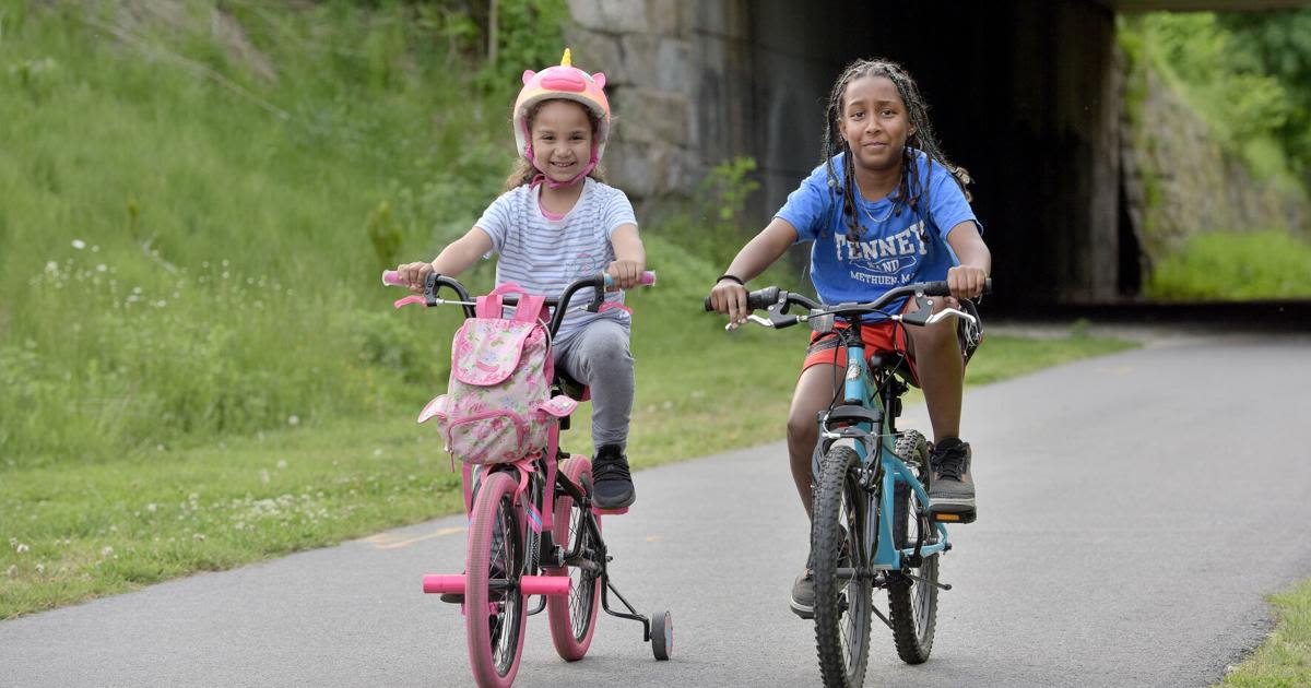 Trekkers take to the trail