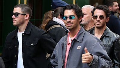 The Jonas Brothers Triple Up on Sunglasses in London, Plus Charli xcx, Prince William and More