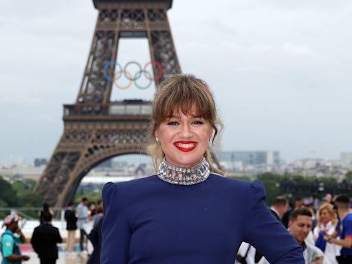 Kelly Clarkson Looks Absolutely Stunning in a Sparkling Blue Mini Dress at the Olympics Opening Ceremony