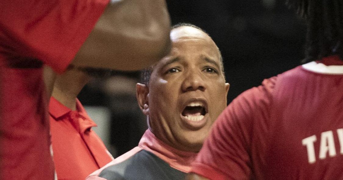 N.C. State's Kevin Keatts humbled by receiving Big House Gaines Award from National Sports Media Association