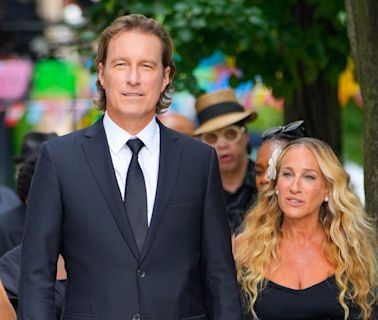 Carrie Bradshaw Ditches Haunted Doll Fashion For Eccentric Funeral Attire