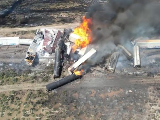 I-40 reopens 2 days after train derails, catches fire near Arizona-New Mexico border