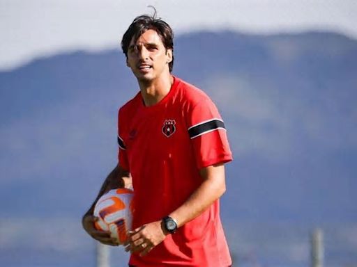 Bryan Ruiz toma el lugar de Guimaraes en Alajuelense y le envía un mensaje al Saprissa