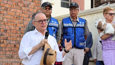 Informa Jorge Cruz Russek a colonos de Arboledas acciones de seguridad