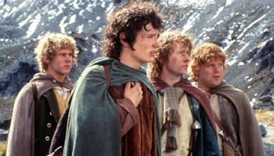 Los Hobbits (y Legolas) de El Señor de los Anillos se reúnen en una divertida noche de fiesta