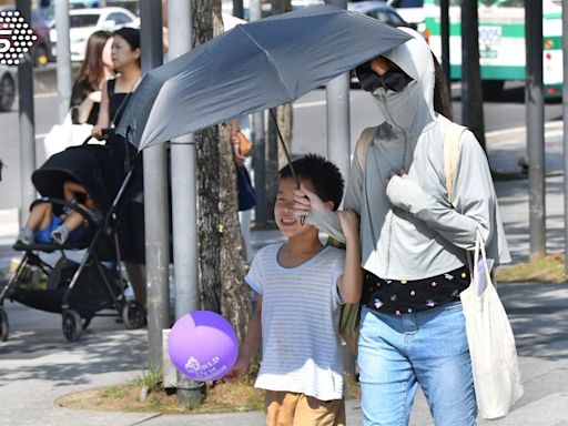 一週天氣／低壓又靠近！「這天起」午後雷雨狂炸 2地恐飆36度│TVBS新聞網