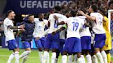 "On y va!": Les scènes de liesse dans le vestiaire des Bleus après France-Portugal et la qualification pour les demies