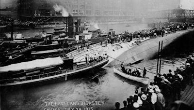 Ceremony on Chicago River marks 109th anniversary of Eastland disaster