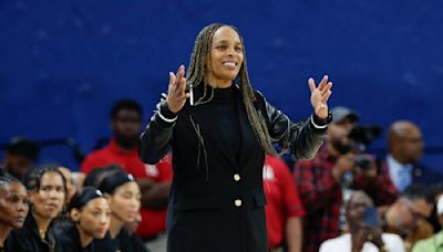 Sky Coach Teresa Weatherspoon Goes Scorched Earth On Refs After Latest Loss To Liberty