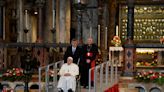 Papa visita Venecia para hablar con artistas y reclusas detrás de espectáculo carcelario de Bienal