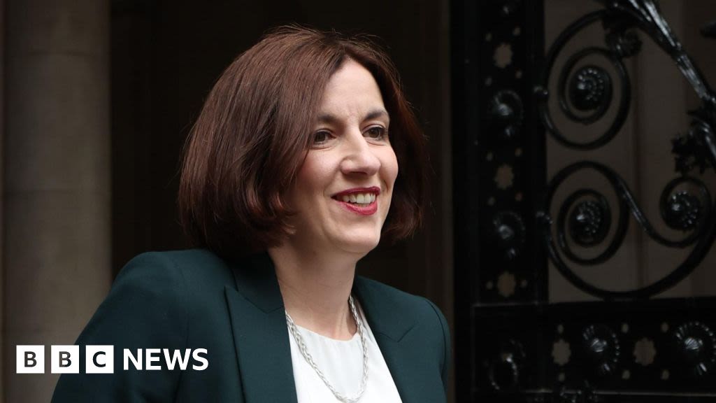 Bridget Phillipson begins push to recruit 6,500 new teachers