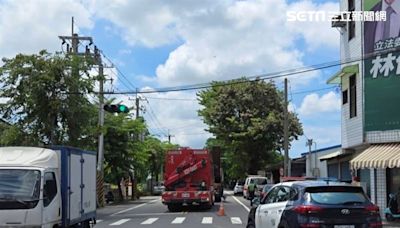 曳引車右轉沒看到⋯台南機車伯被撞倒拖行15公尺！頭部軀幹嚴重變形慘死