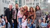 Hoda Kotb’s girls hang with Kimberly Schlapman’s family during Little Big Town concert