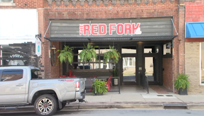 The Red Fork: New Erwin restaurant touts full-service bar, outdoor patio