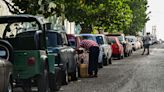 La escasez de combustibles paraliza a Cuba y lleva al régimen a una situación crítica
