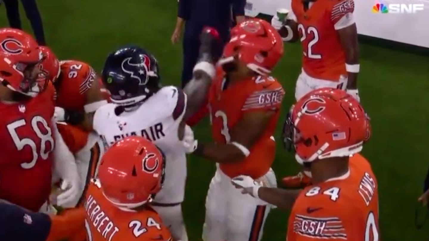 Bears Player’s Hilarious Online Response After Getting Punched in the Helmet