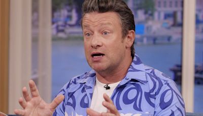 This Morning fans 'irritated' as Jamie Oliver sparks school dinner row