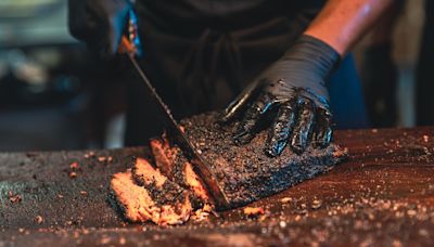 Don't Wrap Meat In Foil If You're Looking For A Smoky Bite