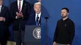 No se lo termina de creer: la reacción de Zelenski cuando Biden le presenta como "presidente Putin" (ojo también a lo que hace Sánchez)