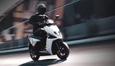 Buying An Electric Scooter? THIS Company Is Offering 8 Years Warranty On Motor And Battery